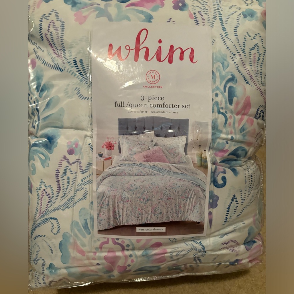Martha Stewart full/queen comforter.  Never out of the bag.  Brand new.